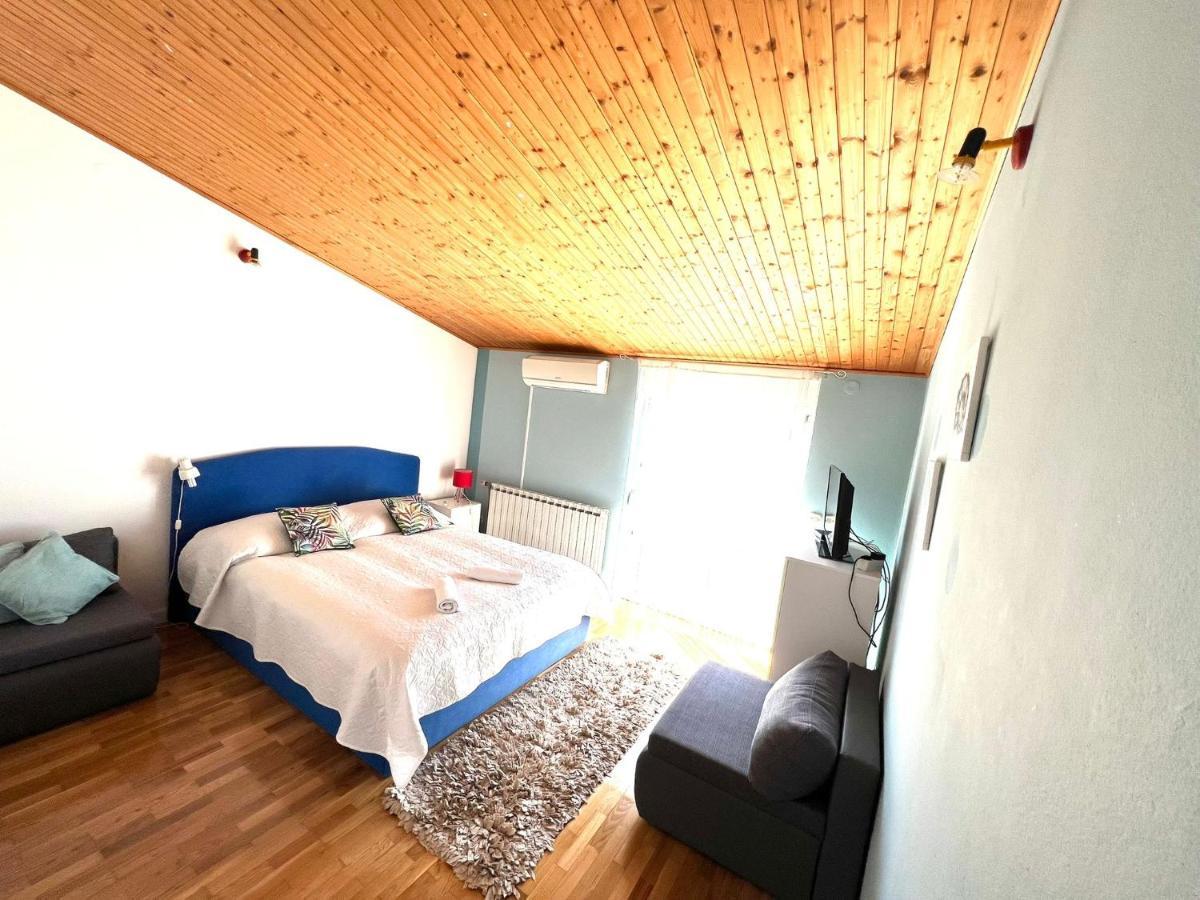 Apartments Toni โปดสตรานา ภายนอก รูปภาพ